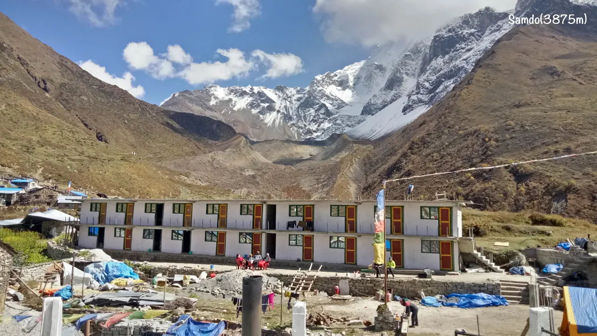 Scenic landscape around Samdo village on the Manaslu Circuit Trek route
