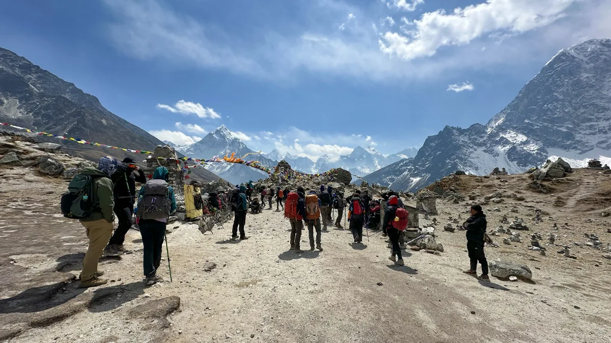 Thukla Pass on the way to Lobuche